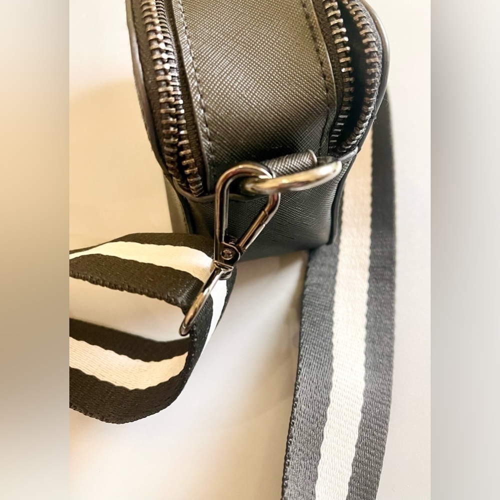 Women's Black Small Crossbody Bag Vegan Leather Purse Block Adjustable Strap - Picture 9 of 10